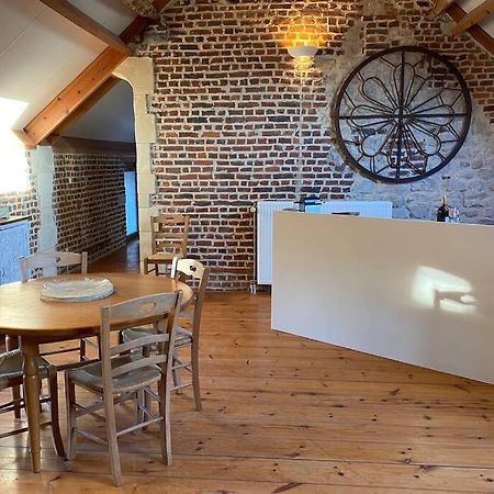 Charmant Appartement Dans Une Ancienne Ferme Νιβέλ Εξωτερικό φωτογραφία