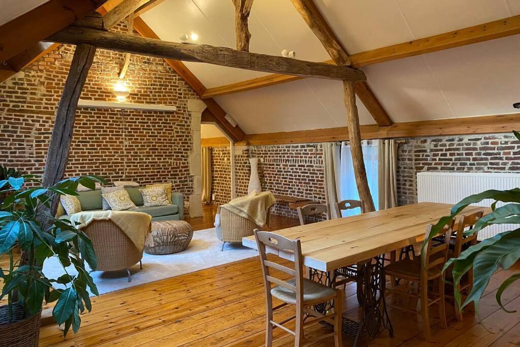Charmant Appartement Dans Une Ancienne Ferme Νιβέλ Εξωτερικό φωτογραφία